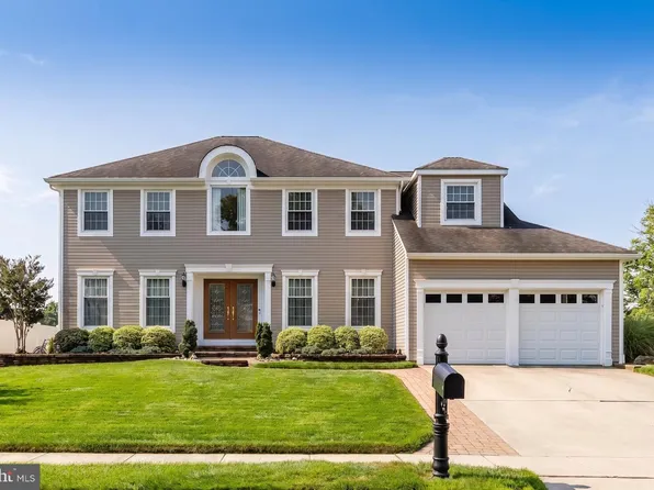 2 Walton Dr, Sewell, NJ 08080
