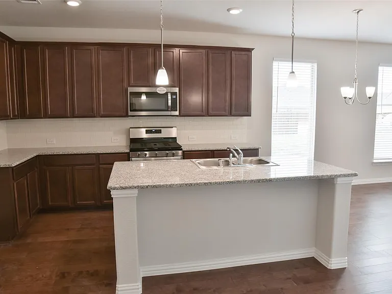 2068 Barx Dr — Photo 6