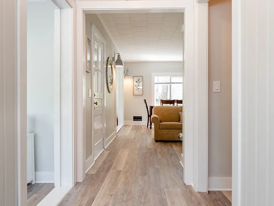 50 Main St #1