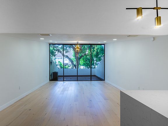 2nd image of 1509 S Bay Villa Pl