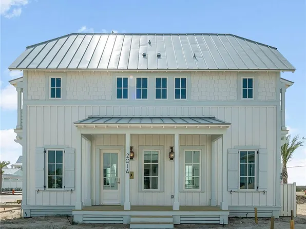 201 Laughing Gull Ln #A, Port Aransas, TX 78373