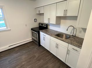 438 S Ocean Ave, Patchogue, NY 11772