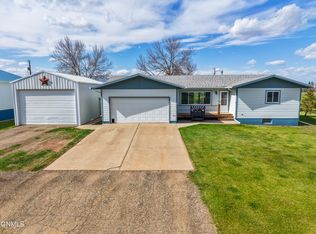 309 E North Ave, Glen Ullin, ND 58631