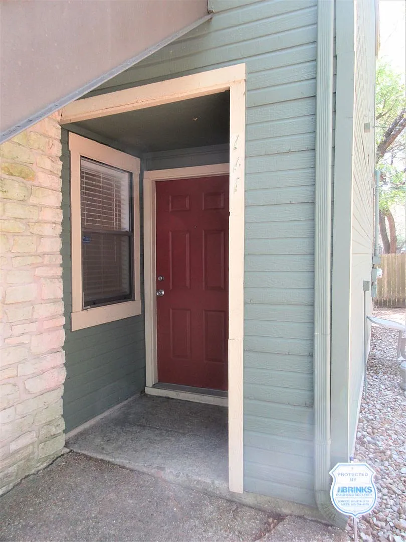CO111 — Photo 2