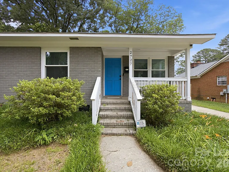 2727 Springway Dr — Photo 3