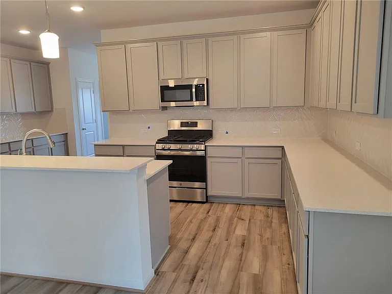 244 Crystal Brook Dr — Photo 6