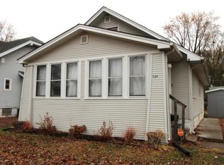 729 S 8th St, Clinton, IA 52732