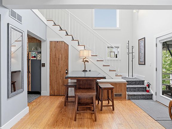 5th image of 11 Tryon Farm Ln