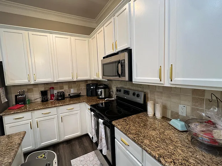 2710 Sherwin St — Photo 11