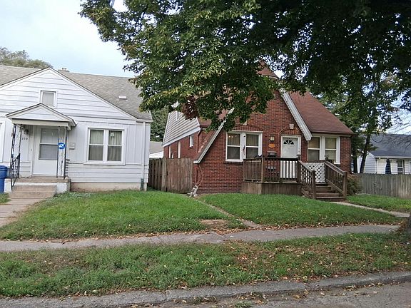 3rd image of 208 Richter St