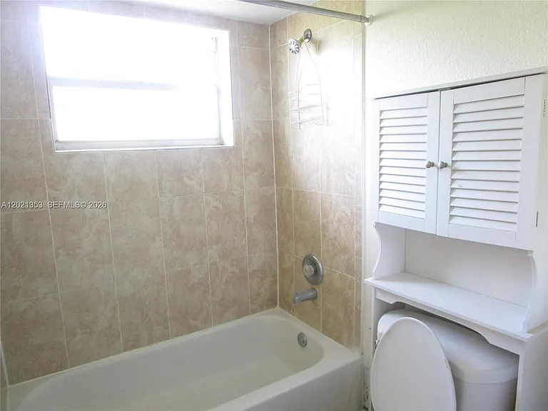 5111 W Oakland Park Blvd #301 — Photo 20