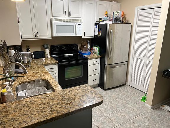 4th image of 1223 Meadow Park Ln #B