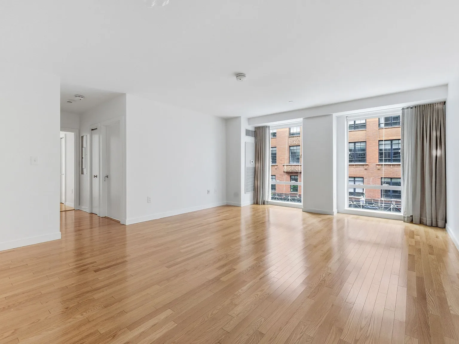 2 bed, 1405 sqft, $6,000 — Photo 4