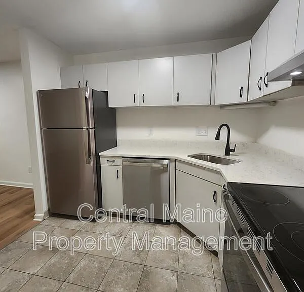 37 Northern Avenue Hts #2 — Photo 4