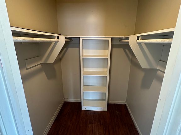 3rd image of 982 Washington Blvd #2B2B