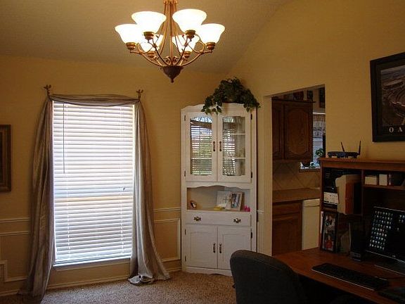 4th image of 5009 Sherwood Dr
