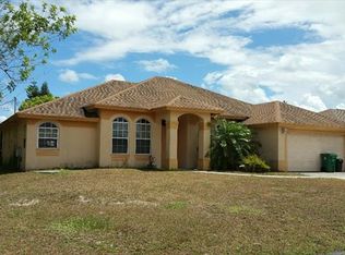 952 SW McComb Ave, Port Saint Lucie, FL 34953