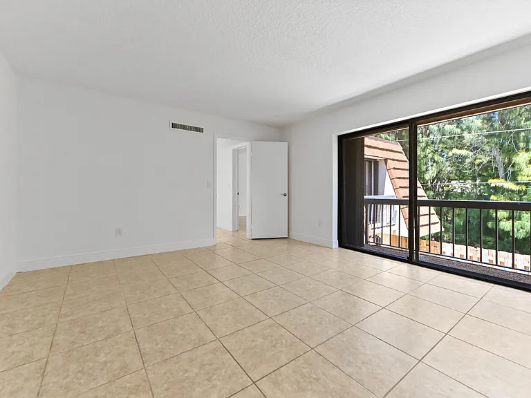 825 Center St #12A — Photo 20