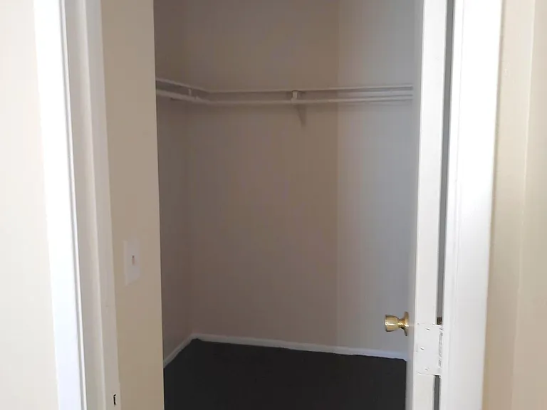 Broadway Apartments — Photo 4