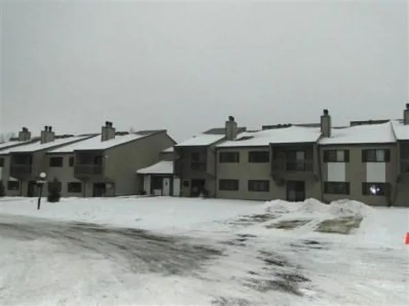 20 Village Dr, Proctor, MN 55810