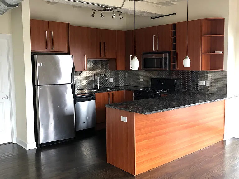 1791 W Howard St #3 — Photo 4