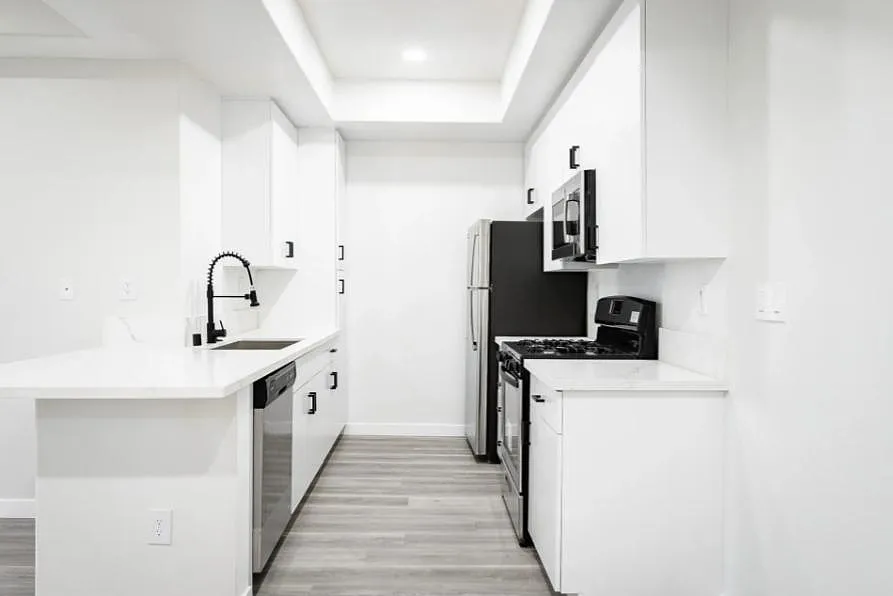 2820 Sawtelle Blvd — Photo 2