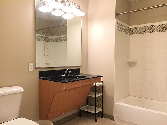 3rd image of 111 N 9th St Unit 203