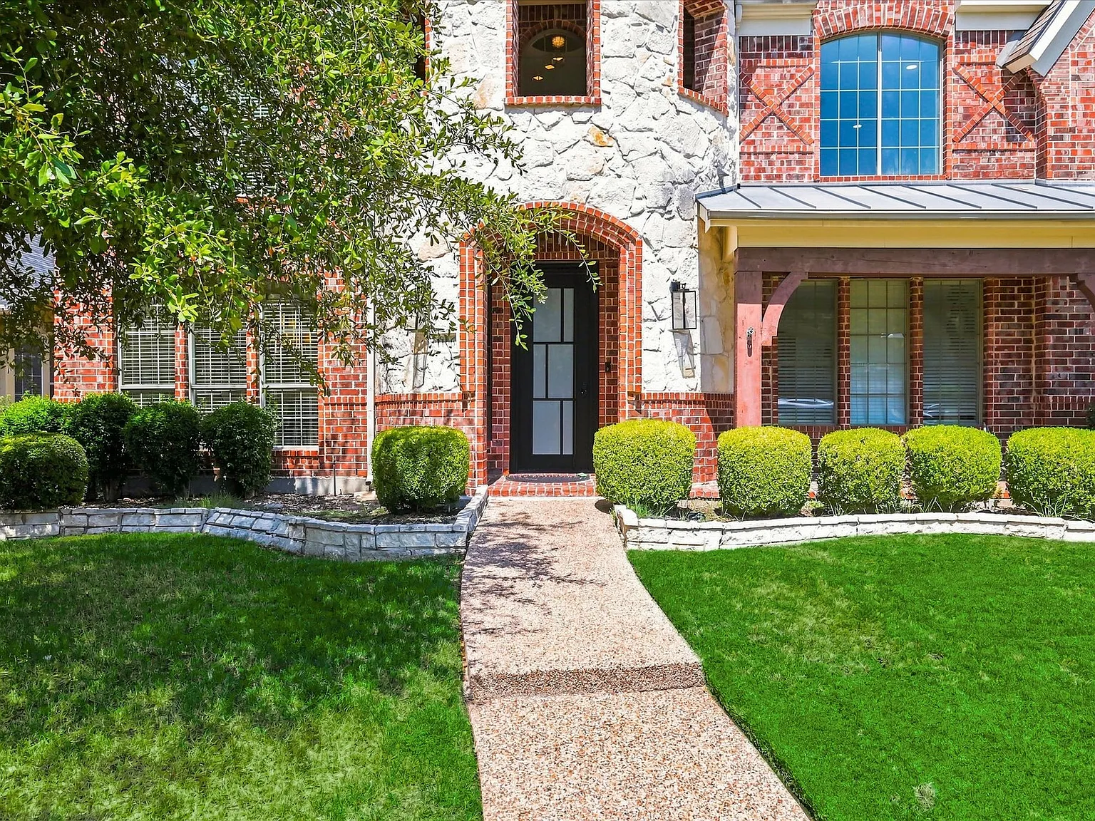 5 bed, 4428 sqft, $4,750 — Photo 3