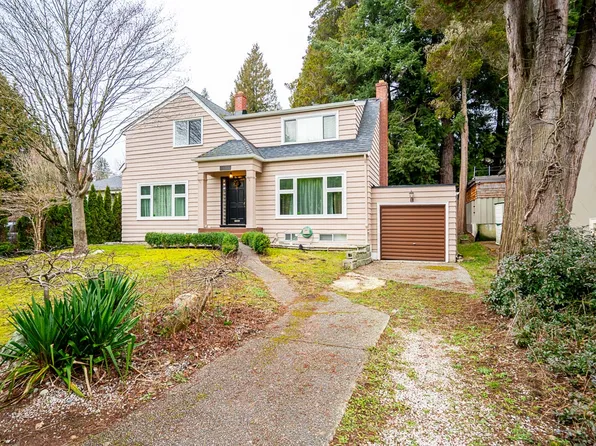 3819 Marine Dr, Burnaby, BC V5J 3E3