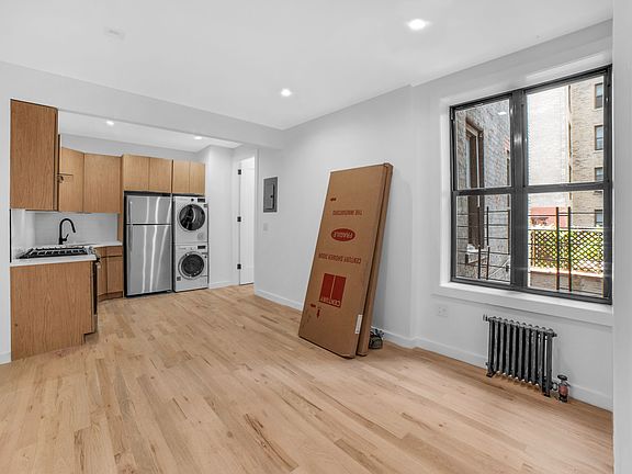 2nd image of 251 W 92nd St APT 4F