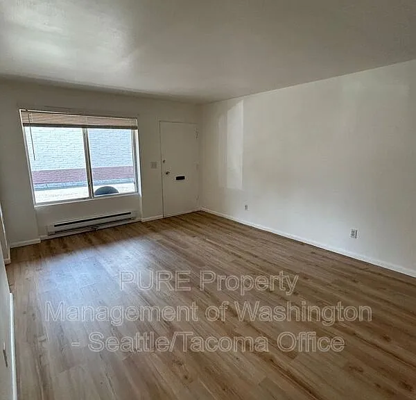311 2nd St NE #3 — Photo 8