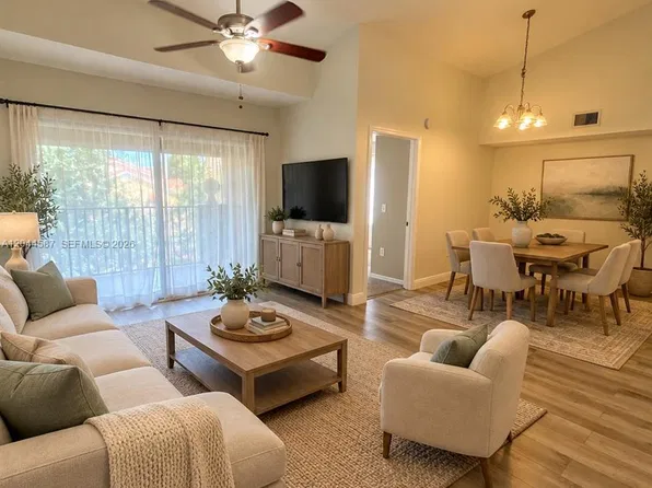 4081 San Marino Blvd APT 303, West Palm Beach, FL 33409