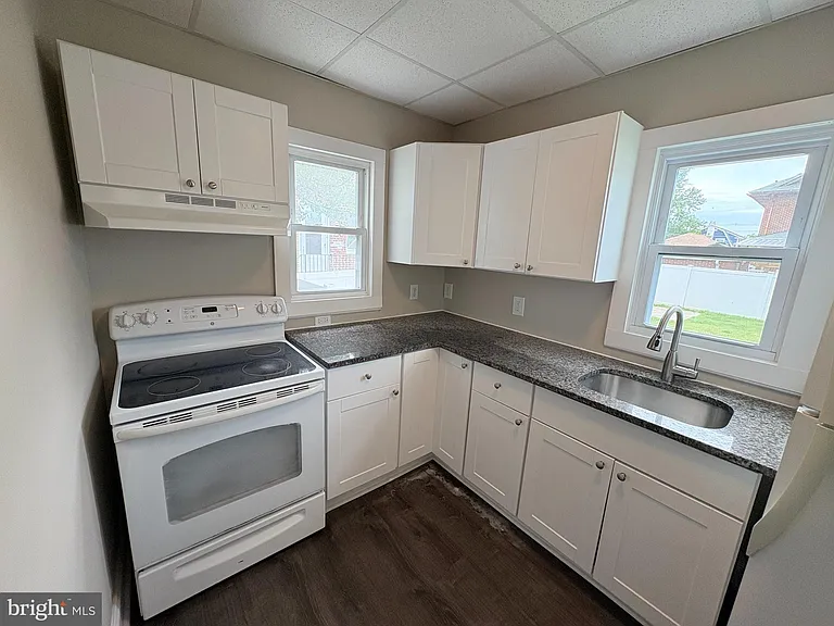1535 Gross Ave — Photo 11