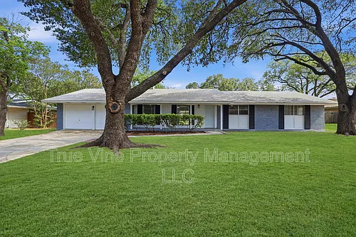 413 Cloudmont Dr Photo 1