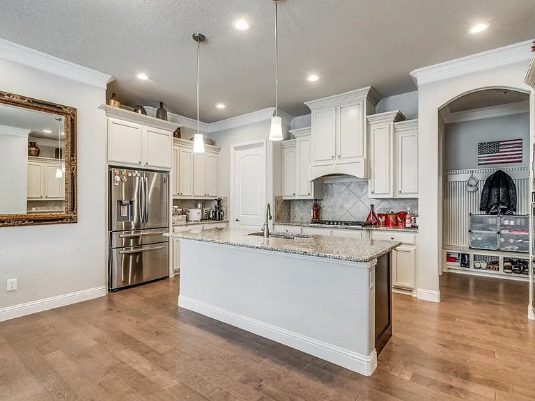 7157 Chelsea Dr — Photo 8
