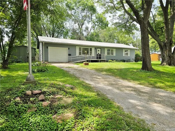 405 Sycamore St, Tarkio, MO 64491