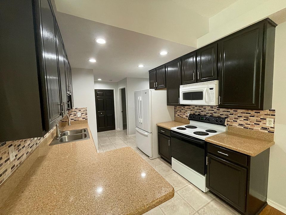 1st image of 1364 Conservatory Ct