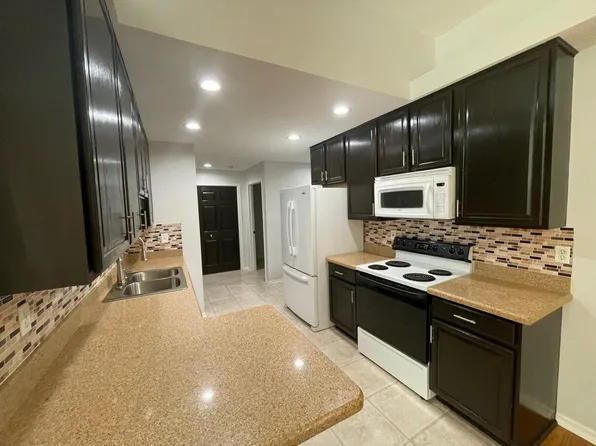 1364 Conservatory Ct, Saint Paul, MN 55117