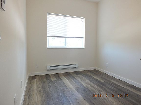 5th image of 12544 15th Ave NE #404
