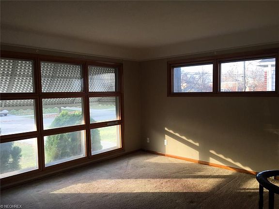 3rd image of 267 E 257th St