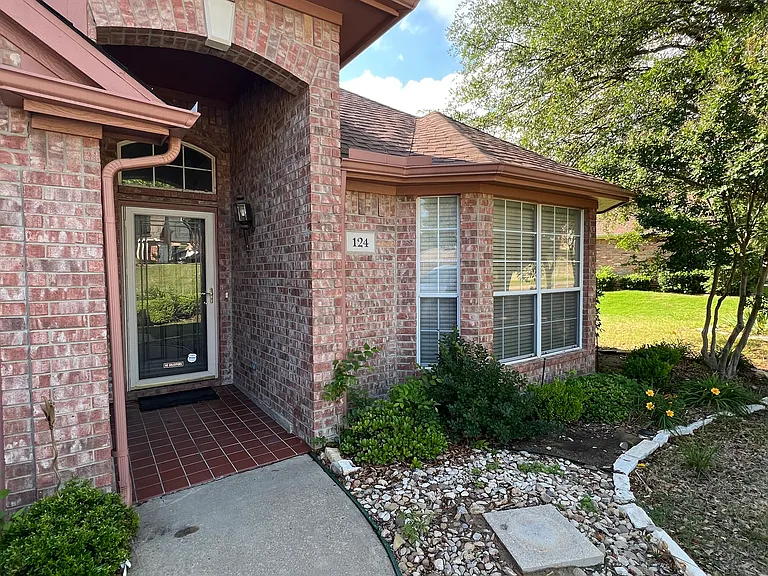 124 Pelican Cove Dr — Photo 4