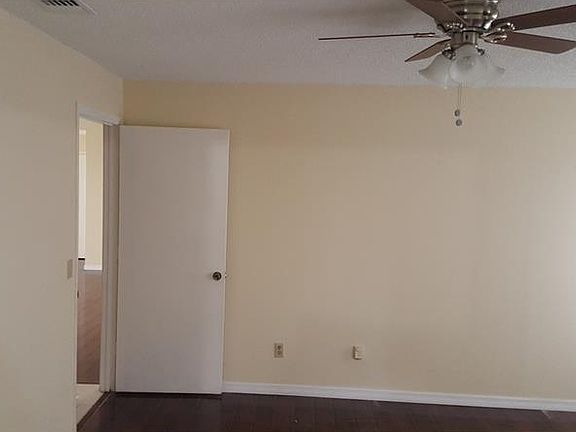 3rd image of 7492 Bordwine Dr