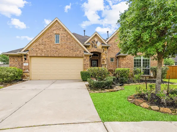 2411 Linden Bluff Ct, Sugar Land, TX 77479