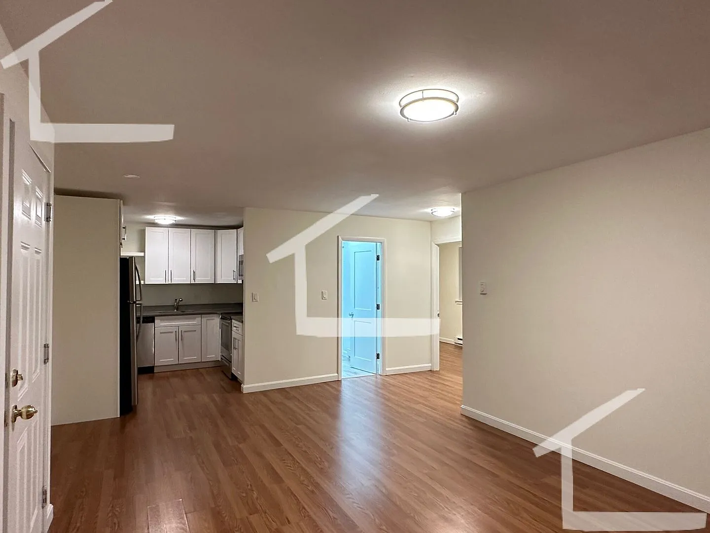 Nicely renovated 2 bed near Cleveland Circle and the Green Line. — Photo 3
