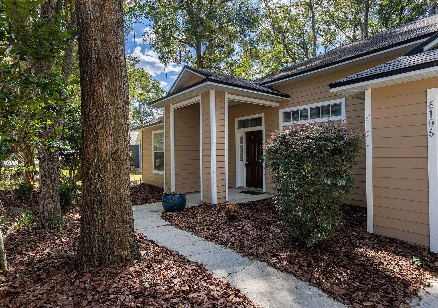 Nicely Remodeled Home In Hickory Forest with Community Amenities — Photo 2