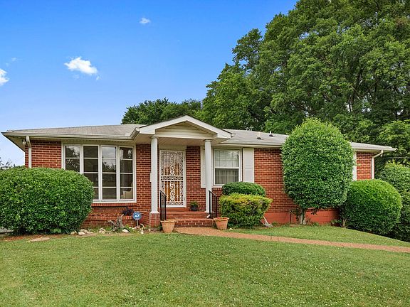 3rd image of 335 Dunailie Ct
