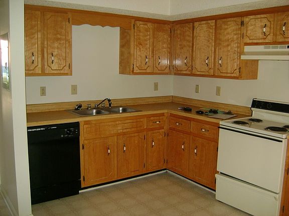 2nd image of 113 Hickory Trce