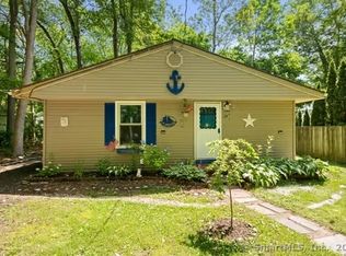 27 Laurelwood Dr, Niantic, CT 06357