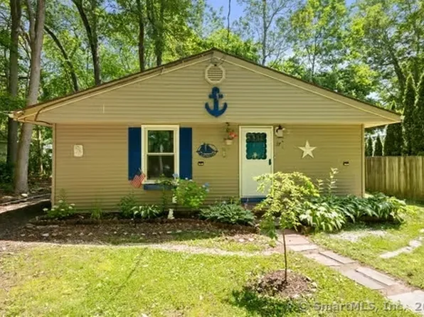 27 Laurelwood Drive, East Lyme, CT 06357