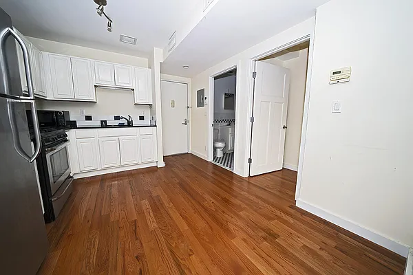 Rented by Level Group | media 11